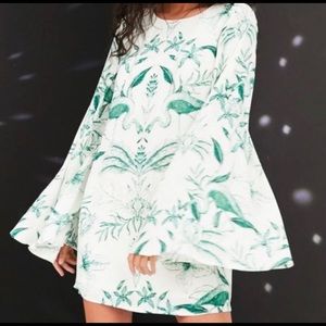 Bell sleeve mini/tunic dress